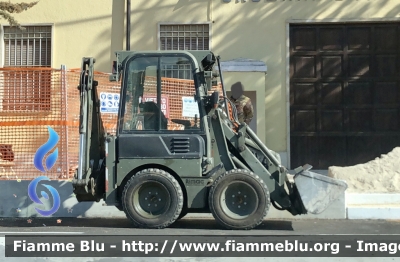 JCB 1CX 
Esercito Italiano 
IX Reggimento Alpini L’Aquila 
“Battaglione Multifunzionale Vicenza”
MACC.OP.EIBE235 
Parole chiave: JCB 1CX EIBE235