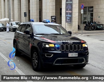 Jeep Grand Cherokee IV serie restyle 
Carabinieri 
Comando Carabinieri Banca D’Italia 
CC EC 693 
Parole chiave: Jeep Grand_Cherokee_IVserie_restyle CCEC693