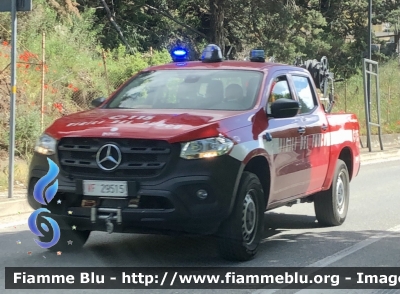 Mercedes-Benz Clesse X 
Vigili del Fuoco 
Comando provinciale di L’Aquila 
Allestimento Divitec 
VF 29515
Parole chiave: Mercedes-Benz_Classe X Vigili del Fuoco L’Aquila