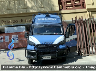 Iveco Daily VI serie restyle 
Polizia di Stato 
Reparto Mobile 
Allestimento Sperotto 
POLIZIA M5867
Parole chiave: Iveco Daily_Viserie_restyle POLIZIAM5867