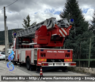 Iveco EuroFire 150E27 I serie 
Vigili del Fuoco 
Comando Provinciale di L’Aquila 
(Ex Comando Provinciale Di Teramo)
Autoscala da 37 Metri 
Allestimento Iveco-Magirus 
VF 19425
Parole chiave: Iveco EuroFire_150E27_Iserie VF19425