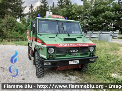 Iveco VM90 Scout - Ex Corpo Forestale dello Stato 
Vigili del Fuoco 
Comando provinciale di L’Aquila 
Allestimento Iveco-Magirus 
Ex Corpo Forestale dello Stato 
VF 28057
Parole chiave: Iveco VM90 Scout VF28057