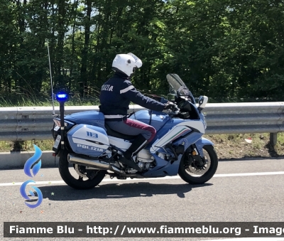 Yamaha FJR 1300 II serie 
Polizia di Stato 
Polizia Stradale 
Allestimento Elevox 
POLIZIA G3084 
In Scorta al giro d’Italia 2021
Moto “20” 
Parole chiave: Yamaha_FJR1300 IIserie Polizia Stradale giro d’Italia