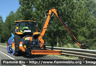 Kubota M135GX-VI 
ANAS 
Regione Abruzzo 
Compartimento di L’Aquila 
Parole chiave: Kubota M135GX-IV