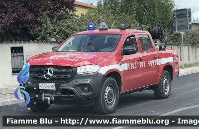 Mercedes-Benz Classe X 
Vigili del Fuoco 
Comando provinciale di L’Aquila 
Allestimento Divitec 
VF 29515 
Parole chiave: Mercedes-Benz Classe_X VF29515