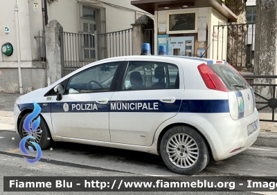 Fiat Grande Punto 
Polizia Municipale 
Comune di Luco Dei Marsi (AQ)

Parole chiave: Fiat Grande_Punto