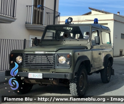 Land-Rover Defender 90 
Carabinieri 
Comando Carabinieri unità per la tutela Forestale Ambientale ed Agroalimentare 
CC BJ 230
Parole chiave: Land-Rover Defender_90 CCBJ230