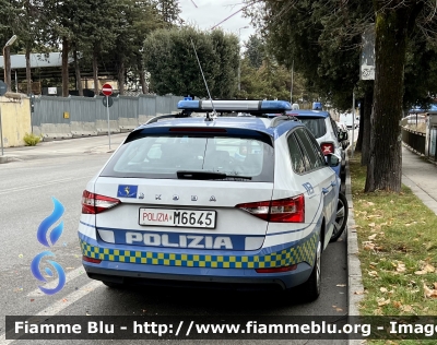 Skoda Superb Wagon III serie restyle 
Polizia di Stato 
Polizia Stradale in servizio sull’autostrada A24/A25 “Strada dei Parchi” 
POLIZIA M6645
Parole chiave: Skoda Superb_Wagon_IIIserie_restyle POLIZIAM6645