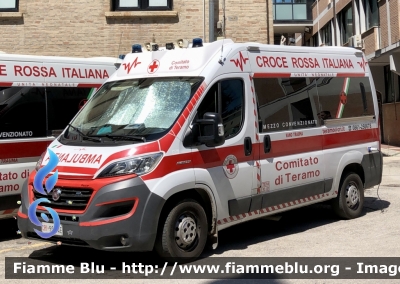 Fiat Ducato X290
Croce Rossa Italiana 
Comitato di Teramo
Allestimento VEIKO
CRI 992 AE
Parole chiave: Fiat Ducato_X290 Ambulanza