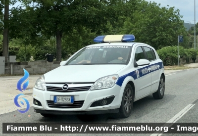 Opel Astra III serie 
Polizia Municipale 
Comune di Castel Sant’Angelo 
Parole chiave: Opel Astra_IIIserie