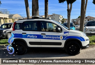 Fiat Nuova Panda 4x4 II serie 
Polizia Municipale 
Comune di Giulianova 
POLIZIA LOCALE YA 198 AP
Parole chiave: Fiat Nuova_Panda_4x4_IIserie POLIZIALOCALEYA198AP