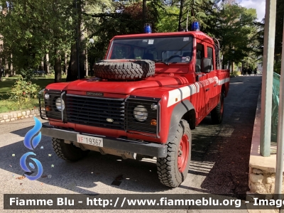 Land Rover Defender 130 
Vigili del Fuoco 
Comando provinciale di L’Aquila 
VF 19367
Parole chiave: Land-Rover Defender_130 VF19367