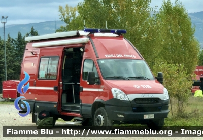 Iveco Daily V serie 
Vigili del Fuoco 
Comando provinciale di L’Aquila 
AutoFurgone/Unità di Crisi Locale 
Allestimento Iveco-Magirus 
VF 27001
Parole chiave: Iveco Daily_Vserie VF27001