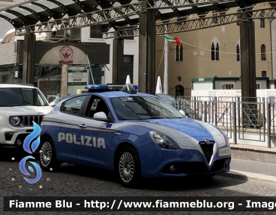 Alfa Romeo Nuova Giulietta restyle 
Polizia di Stato 
Polizia Stradale 
Allestimento FCA 
POLIZIA M4295
Parole chiave: Alfa-Romeo Nuova_Giulietta_restyle POLIZIAM4295