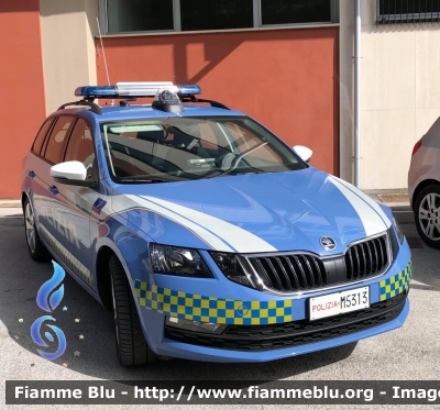 Skoda Octavia Wagon V serie 
Polizia di Stato
Polizia Stradale
Allestimento Focaccia
Decorazione Grafica Artlantis
POLIZIA M5313
Parole chiave: Skoda Octavia_Wagon_Vserie POLIZIAM5313