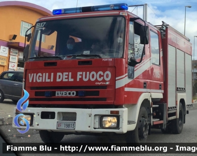 Iveco CityEuroFire 100E21 I serie 
Vigili del fuoco 
Comando provinciale de L’Aquila 
APS allestimento IVECO-MAGIRUS ricondizionato Fortini 
VF 19813
Parole chiave: Iveco CityEuroFire_100E21_Iserie VF19813