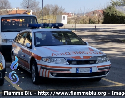 Renault Laguna Grandtour II serie 
ASL n4 di Teramo
118 Abruzzo Soccorso 
C.O. Di Teramo 
Automedica 
Allestimento Aricar 
Parole chiave: Renault Laguna_Grandtour_IIserie Automedica