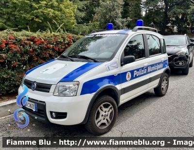 Fiat Nuova Panda 4x4 I serie 
Polizia Municipale 
Comune di Moscufo 
Parole chiave: Fiat Nuova_Panda_4x4_Iserie