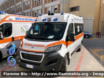 Peugeot Boxer 
ASL n1 Avezzano Sulmona L’Aquila 
118 Abruzzo Soccorso 
C.O. Di L’Aquila 
Allestimento GGG elettromeccanica 
Automezzo in consegna 
Parole chiave: Peugeot Boxer