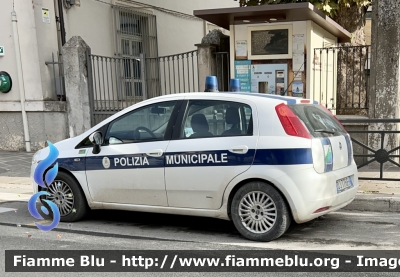 Fiat Grande Punto 
Polizia Municipale 
Comune di Luco Dei Marsi (AQ)

Parole chiave: Fiat Grande_Punto