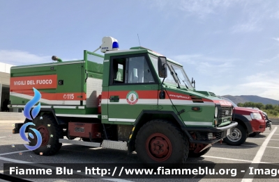 Iveco VM90 Scout - Ex Corpo Forestale dello Stato 
Vigili del Fuoco 
Comando provinciale di L’Aquila 
Allestimento Iveco-Magirus 
Ex Corpo Forestale dello Stato 
VF 28057
Parole chiave: Iveco VM90_Scout VF28057