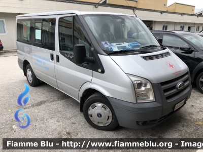 Ford Transit VII serie 
Croce Rossa Italiana 
Comitato di L’Aquila 
Mezzo donato da ONLUS PIANOLA 
CRI 220 AD 
Parole chiave: Ford Transi_ VIIserie CRI220AD