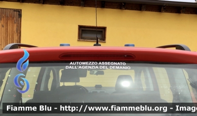 Volkswagen Touran III serie 
Vigili del Fuoco 
Comando Provinciale di Imperia
Nucleo S.A.P.R.  
VF 29526
Parole chiave: Volkswagen Touran_IIIserie VF29526