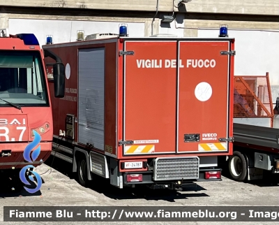 Iveco Daily IV serie 
Vigili del Fuoco 
Comando provinciale di Pescara 
Soccorso Aeroportuale NBCR
Allestimento Iveco-Magirus 
VF 24787
Parole chiave: Iveco Daily_IVserie VF24787