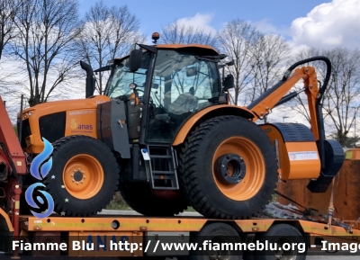 Kubota M135GX-IV
ANAS 
Regione Abruzzo 
Compartimento di L’Aquila 
Parole chiave: Kubota M135GX-IV