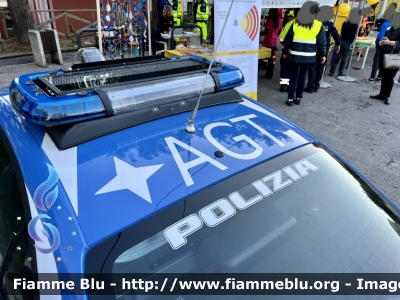 Alfa Romeo Nuova Giulia
Polizia di Stato 
Squadra Volante 
Allestimento FCA 
POLIZIA M7258
Parole chiave: Alfa-Romeo Nuova_Giulia POLIZIAM7258