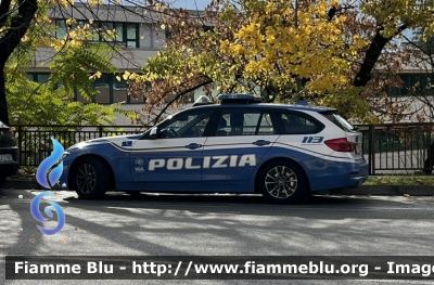 Bmw 318 Touring F31 III restyle 
Polizia di Stato 
Polizia Stradale in servizio sull’autostrada A24/A25 “Strada dei Parchi”
Allestimento Focaccia 
POLIZIA M3494
Parole chiave: Bmw 318_Touring_F31_IIIrestyle POLIZIAM3494