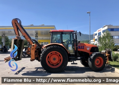 Kubota M130X
ANAS  
Regione Abruzzo 
Compartimento di L’Aquila 
Parole chiave: Kubota M130X