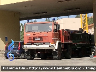 Iveco 80-17
Vigili del Fuoco 
Comando provinciale di L’Aquila 
Allestimento Baribbi 
VF 16001
Parole chiave: Iveco 80-17 VF16001