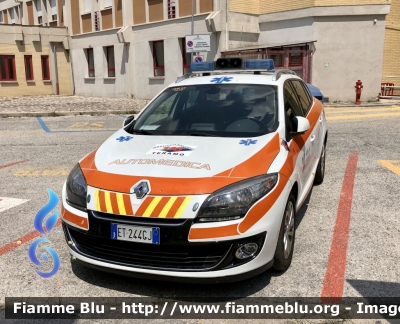 Renault Megane StationWagon III serie 
ASL n4 di Teramo 
118 Abruzzo Soccorso 
C.O. di Teramo 
Automedica 
Allestimento ODONE 
Parole chiave: Renault Megane_StationWagon_IIIserie Automedica