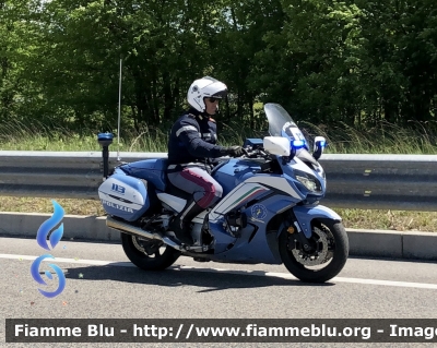 Yamaha FJR 1300 II w
Polizia di Stato 
Polizia Stradale 
Allestimento Elevox 
POLIZIA G3081
In Scorta al Giro d’Italia 
Moto “12” 
Parole chiave: Yamaha_FJR1300 IIserie Polizia Stradale Giro d’Italia