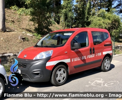 Fiat Qubo 
Vigili del Fuoco 
Comando provinciale di L’Aquila 
VF 28010
Parole chiave: Fiat Qubo VF28010