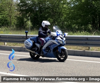 Yamaha FJR 1300 II serie 
Polizia di Stato 
Polizia Stradale 
Allestimento Elevox 
POLIZIA G3093
In Scorta al giro d’Italia 2021
Moto “17”
Parole chiave: YamahaFJR1300 IIserie Polizia Stradale Giro d’Italia