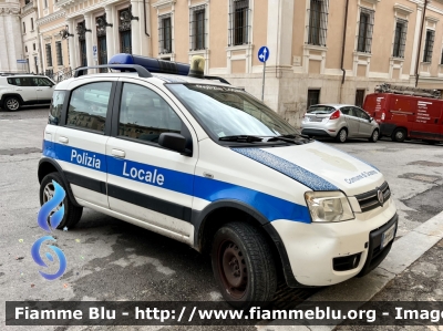 Fiat Nuova Panda 4x4 I serie 
Polizia Locale 
Comune di Scanno 
Parole chiave: Fiat Nuova_Panda_4x4_Iserie