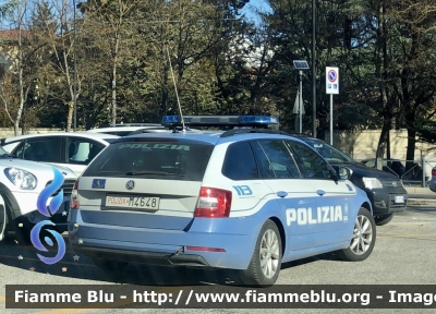 Skoda Octavia Wagon 4x4 V serie 
Polizia di Stato 
Polizia Stradale in servizio sull’autostrada A24 “Strada dei Parchi” 
Allestimento Focaccia 
Decorazione Grafica Artlantis 
POLIZIA M4648
Parole chiave: Skoda Octavia_Wagon_4x4_Vserie POLIZIAM4648