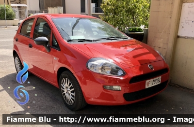 Fiat Punto VI serie 
Vigili del Fuoco 
Comando provinciale di L’Aquila 
Polizia Giudiziaria 
VF 29084
Parole chiave: Fiat Punto_VIserie VF29084