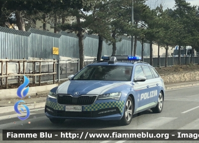 Skoda Superb Wagon III serie restyle
Polizia di Stato 
Polizia Stradale in servizio sulla A24/A25 "Strada dei Parchi"
POLIZIA M6644
Parole chiave: Skoda Superb_Wagon_IIIserie_restyle POLIZIAM6644