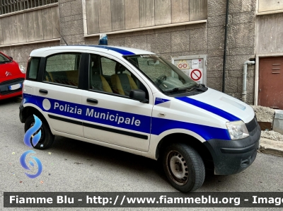 Fiat Nuova Panda 4x4 I serie 
Polizia Municipale 
Comune di Campo Di Giove 
Parole chiave: Fiat Nuova_Panda_4x4_Iserie