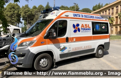 Fiat Ducato X290
Azienda AUSL n4 di Teramo 
118 Abruzzo Soccorso 
C.O. di Teramo 
Allestimento Orion 
Parole chiave: Fiat Ducato_X290 Ambulanza