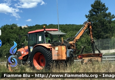 Kubota M130X 
ANAS 
Regione Abruzzo 
Compartimento di L’Aquila 
Parole chiave: Kubota M130X