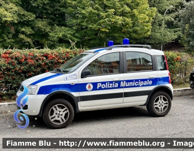 Fiat Nuova Panda 4x4 I serie 
Polizia Municipale 
Comune di Moscufo 
Parole chiave: Fiat Nuova_Panda_4x4_Iserie