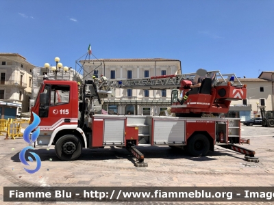 Iveco EuroFire 150E28 I Serie 
Vigili del Fuoco 
Comando provinciale di L’Aquila 
AutoScala da 30mt 
Allestimento Iveco-Magirus 
VF 22227
Parole chiave: Iveco EuroFire_150E28_ISerie VF22227