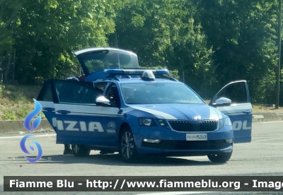 Skoda Octavia Wagon 4x4 V serie 
Polizia di Stato 
Polizia Stradale in servizio sulla A24 “Strada dei Parchi” 
Allestimento Focaccia 
Decorazione Grafica Artlantis 
POLIZIA M4648
Parole chiave: Skoda Octavia_Wagon_4x4_Vserie POLIZIAM4648