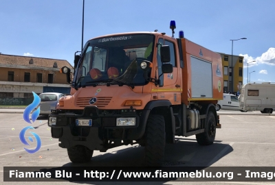 Mercedes-Benz Unimog U400
Protezione Civile PIVEC L’Aquila 
Mezzo AIB (Antincendio Boschivo) 
Allestimento Assaloni 
Parole chiave: Mercedes-Benz Unimog U400