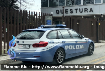 Bmw 320 Touring F31 III restyle 
Polizia di Stato 
Polizia Stradale 
Allestimento Focaccia 
Decorazione Grafica Artlantis 
POLIZIA M3650
Parole chiave: Bmw 320_Touring_F31_IIIrestyle POLIZIAM3650