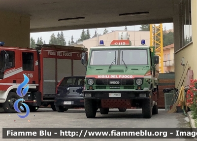 Iveco VM90 Scout - Ex Corpo Forestale dello Stato 
Vigili del Fuoco 
Comando provinciale di L’Aquila 
Allestimento IVECO-MAGIRUS 
Ex Corpo Forestale Dello Stato 
VF 28057
Parole chiave: Iveco_VM90 Scout Vigili del Fuoco L’Aquila